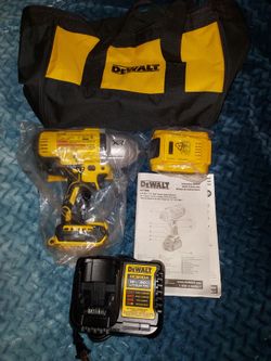 DeWalt DCF900 20V 1/2" Impact Wrench Kit