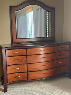 Real wood 4  pieces bedroom set