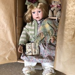The Boyds Collection Yesterday’s Child “Jessica With Cuddles ... Mothers’ Day Memories” Porcelain Doll