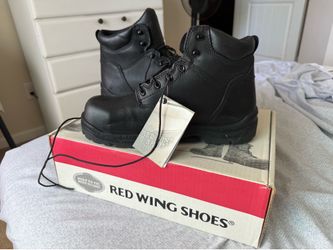 Men’s black Red Wing work boots