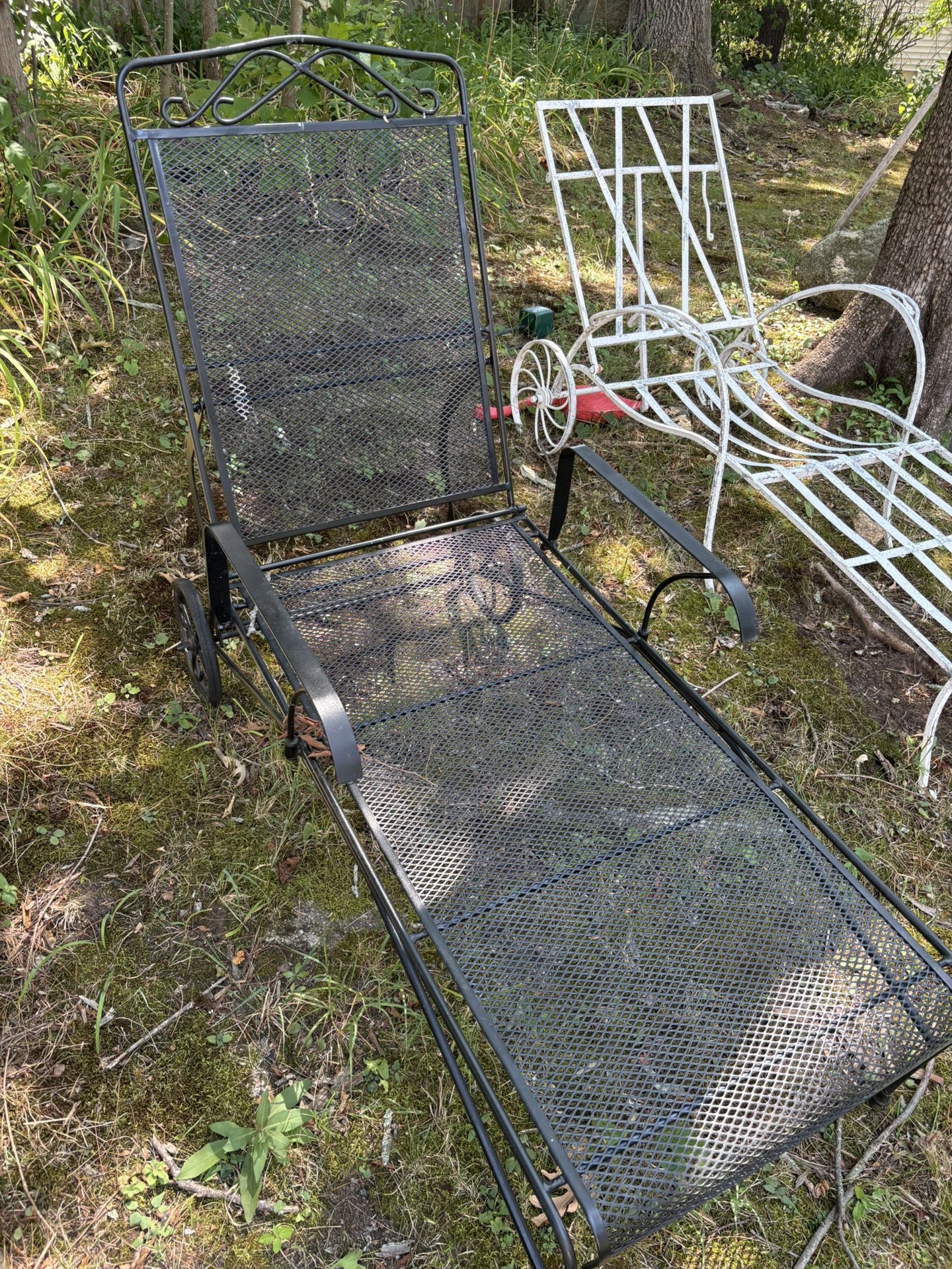 Cast Iron Patio Lounger Can Deliver 