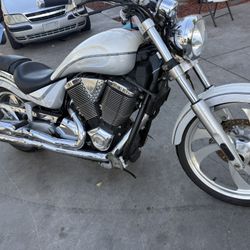2005 Victory Vegas