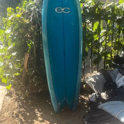 EC 5’11” Surfboard
