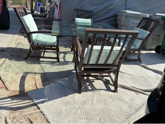 BEAUTIFUL PATIO SET HEAVY NEED A TRUCK GOOD CONDITION