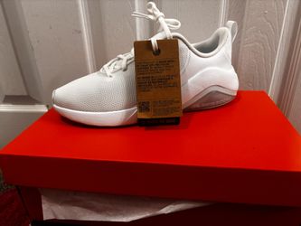 Brand New Size 8 Women