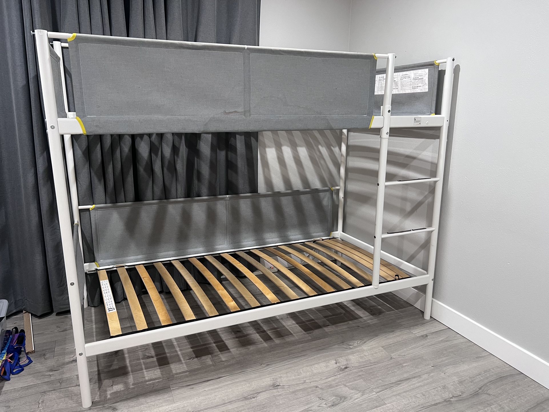 Bunk Bed Frame. White. Twin.