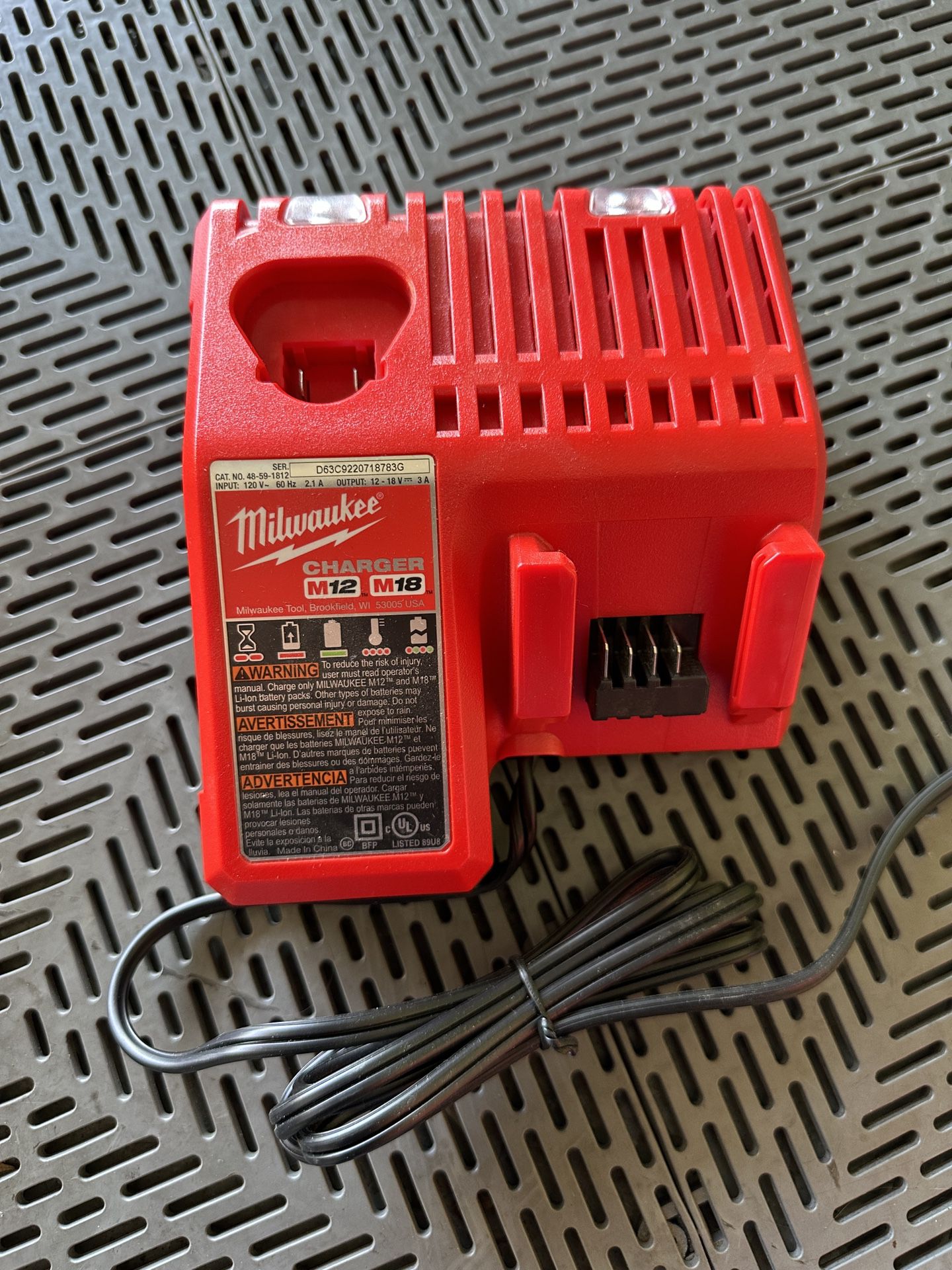 Milwaukee M18 M12 Battery Charger 48-59-1812