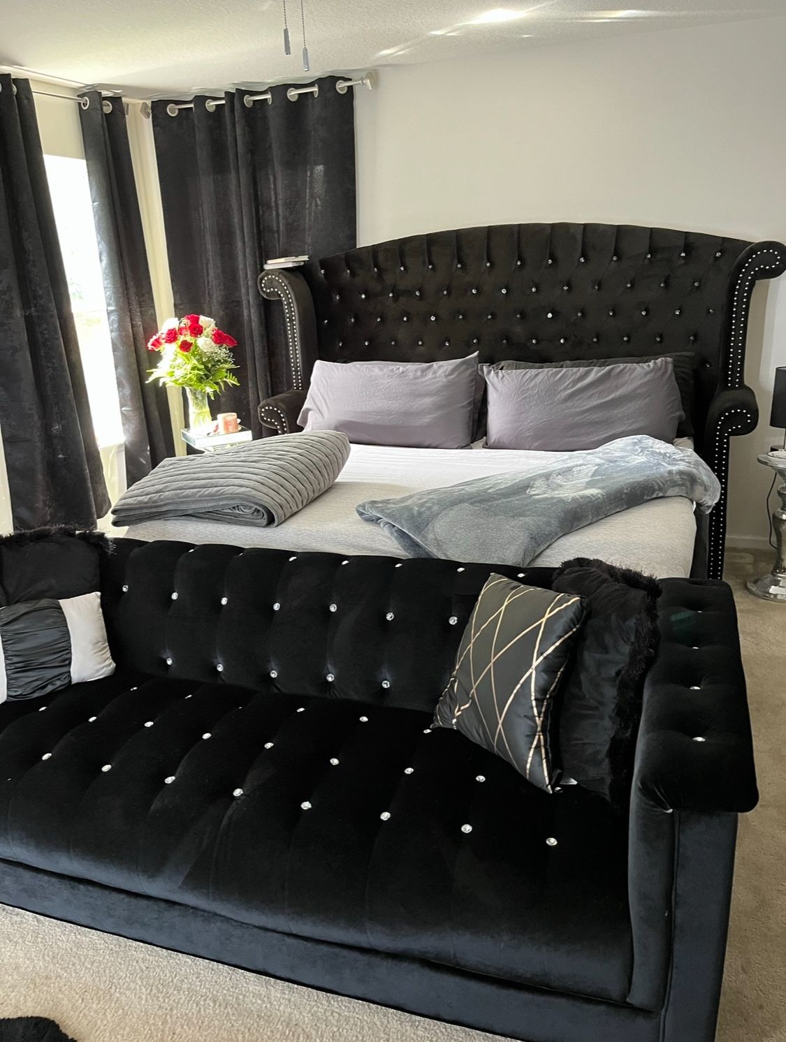 Velvet King Bed With Full-Size Sofa At The Foot