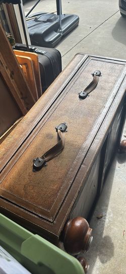 FREE Coffee table square with storage drawer