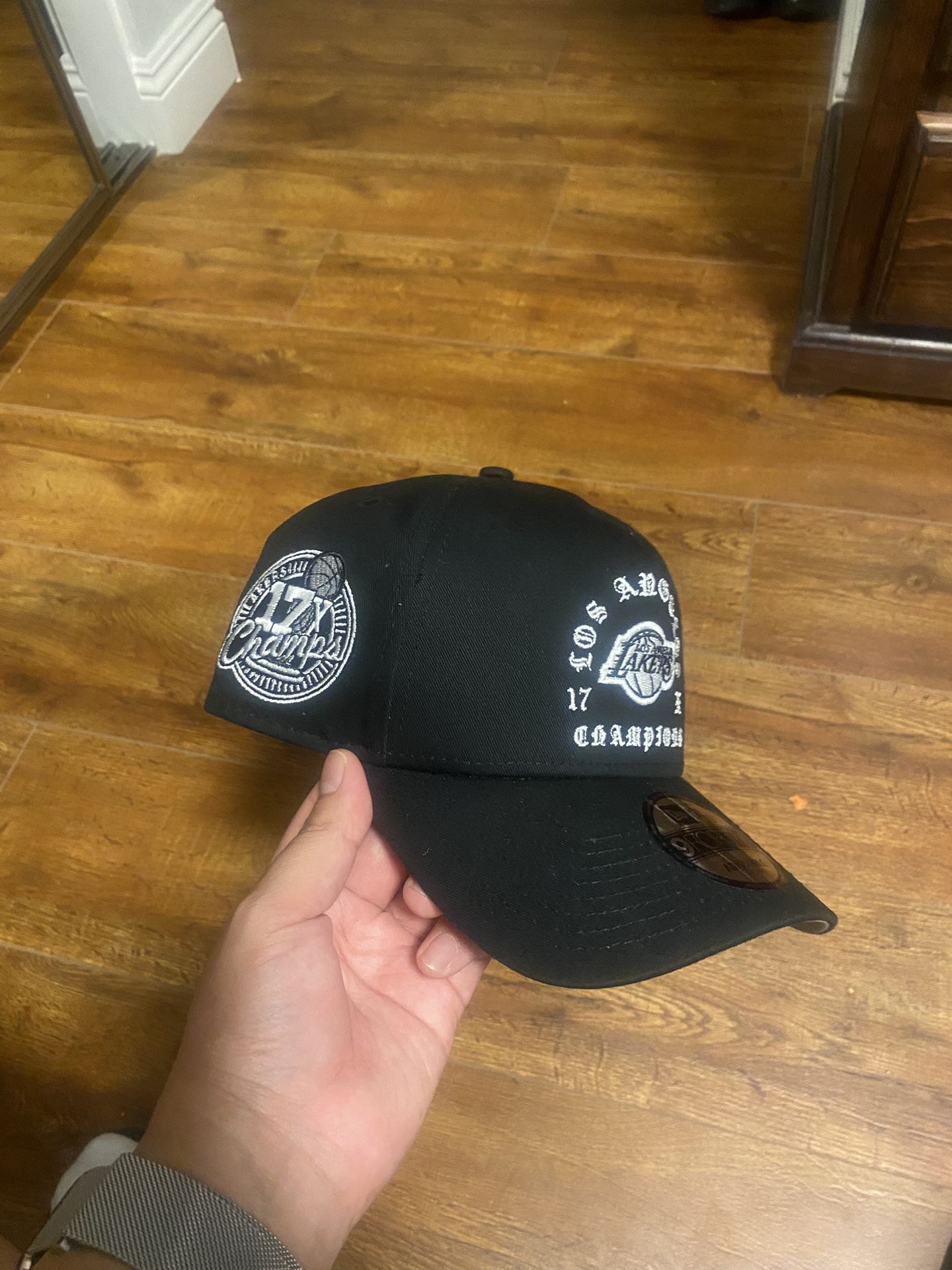 New Era 9Forty Lakers Goth Arch