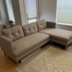 West Elm Reversible Sectional Sofa in Excellent Condition W: 88, L 35, H 35