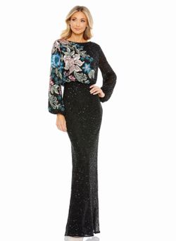 Evening dress Mac Duggal Long Sleeve Embellished Floral High Neck Gown. Size 8