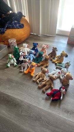 1900s vintage beanie babies including rare ones that I took photos of