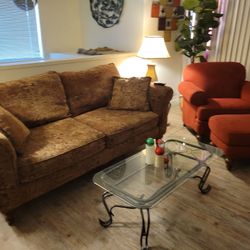 BEAUTIFUL ELEGANT COMFY COZY COUCH 
