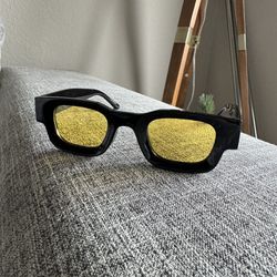 Black/Yellow Sunglasses 