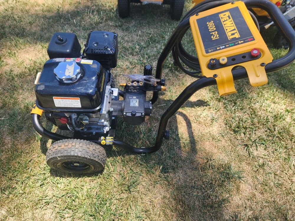 Dewalt 3000psi Gas Presure Washer Honda Engine 200gx Used For 1 Job With Hose Missing Gun $450