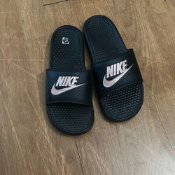 Nike Slides W10