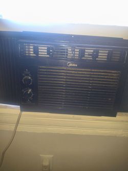 Works perfectly AC unit 1-year-old.