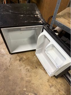 Mini fridge