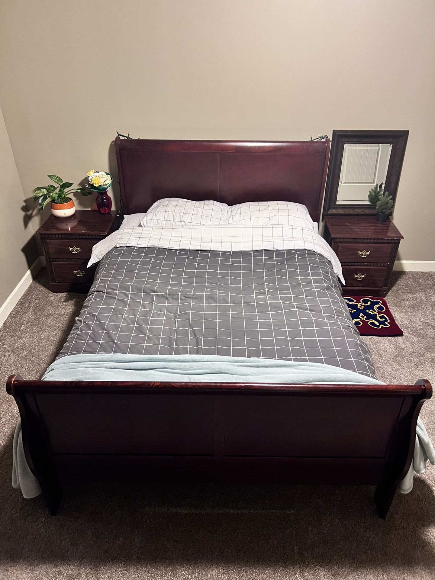 Solid Cherry Wood Queen Sleigh Bed (mattress not included)