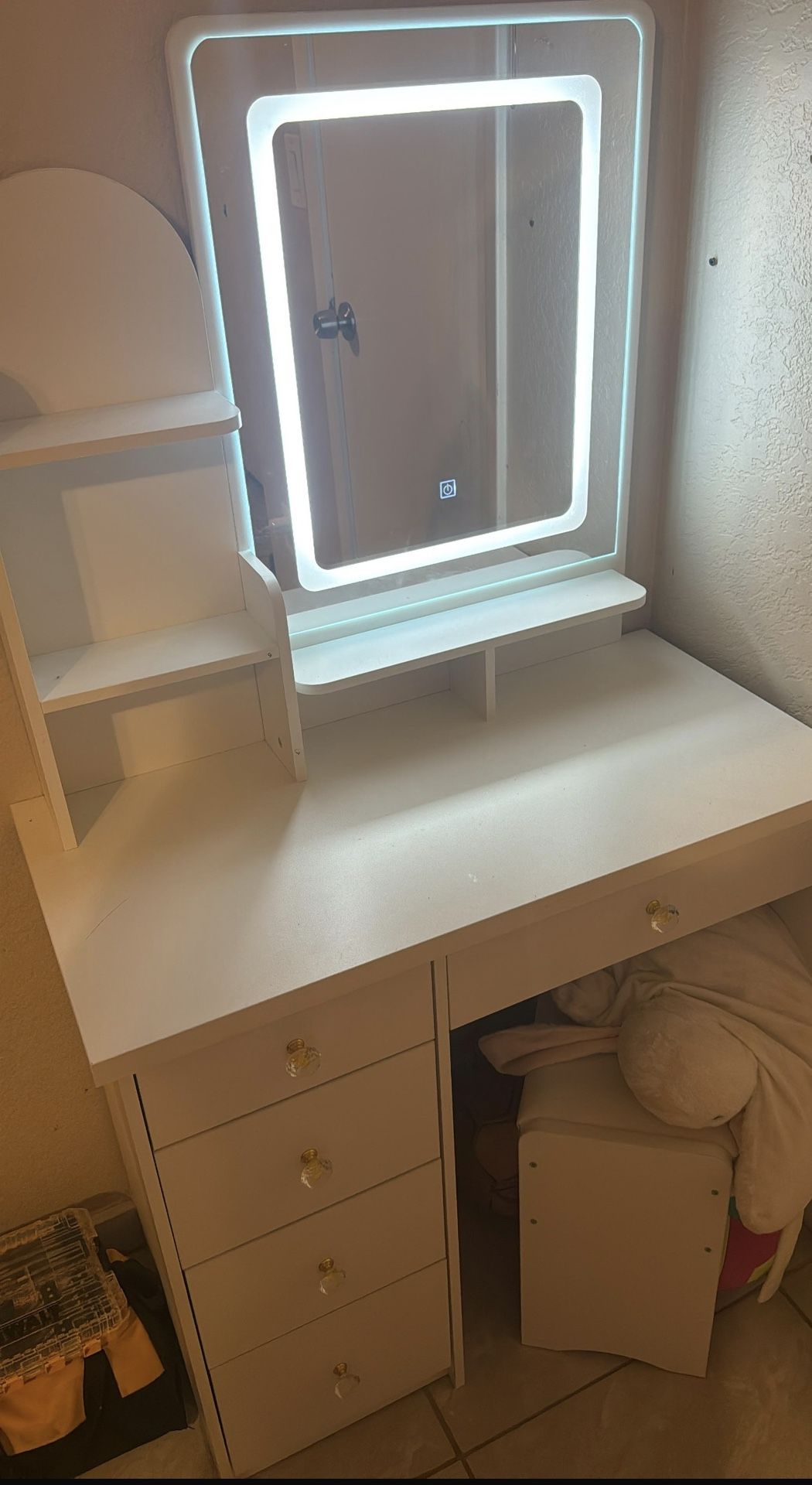 Small Vanity With Sitting Stool 