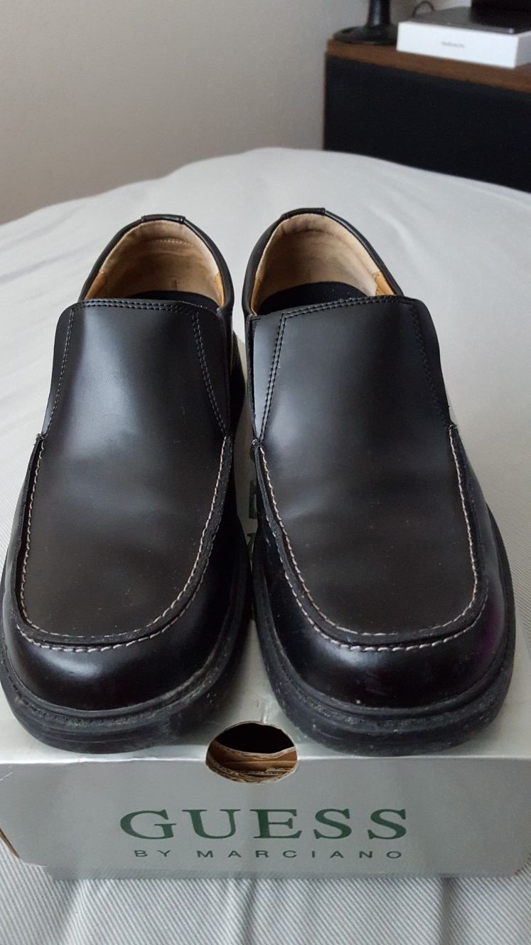 SKETCHERS VERY CLEAN BARELY USED