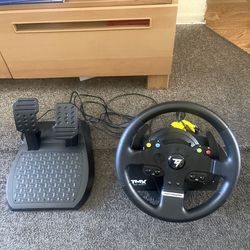 Thrustmaster TMX Racing Wheel with force feedback and racing pedals