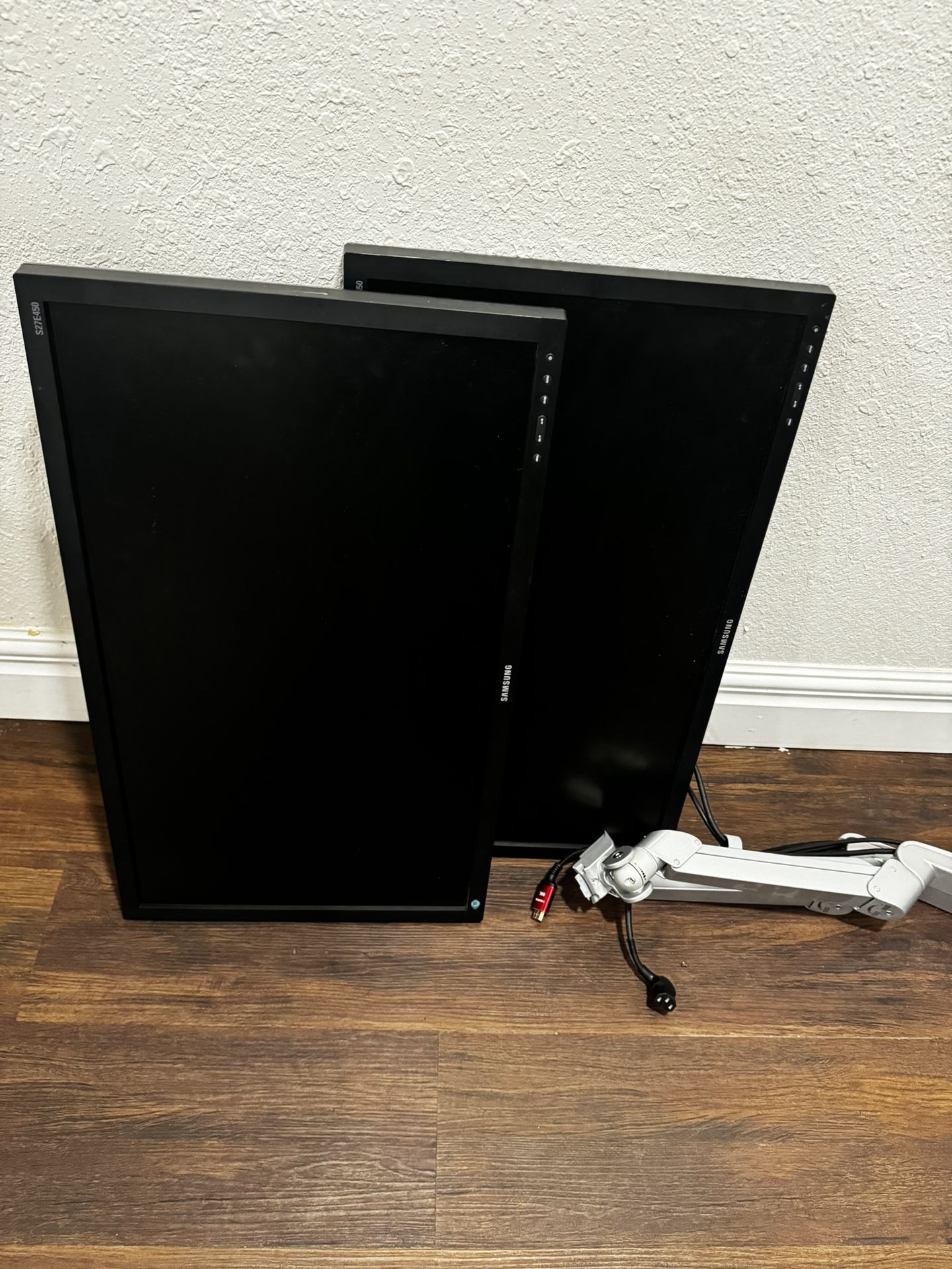27” Samsung Moniters (2) With Duel Stand