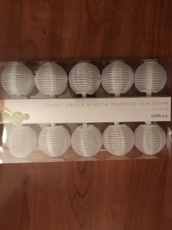 Plug in sting lights