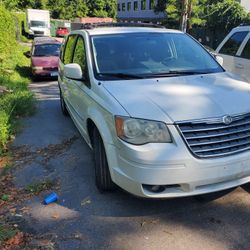 2010 Chrysler Town & Country