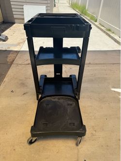 Rubbermaid Utility Cart