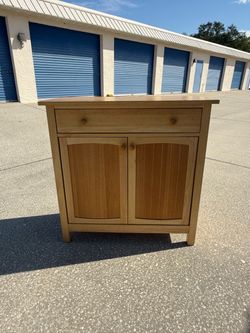 Solid Wood Kitchen Cabinet