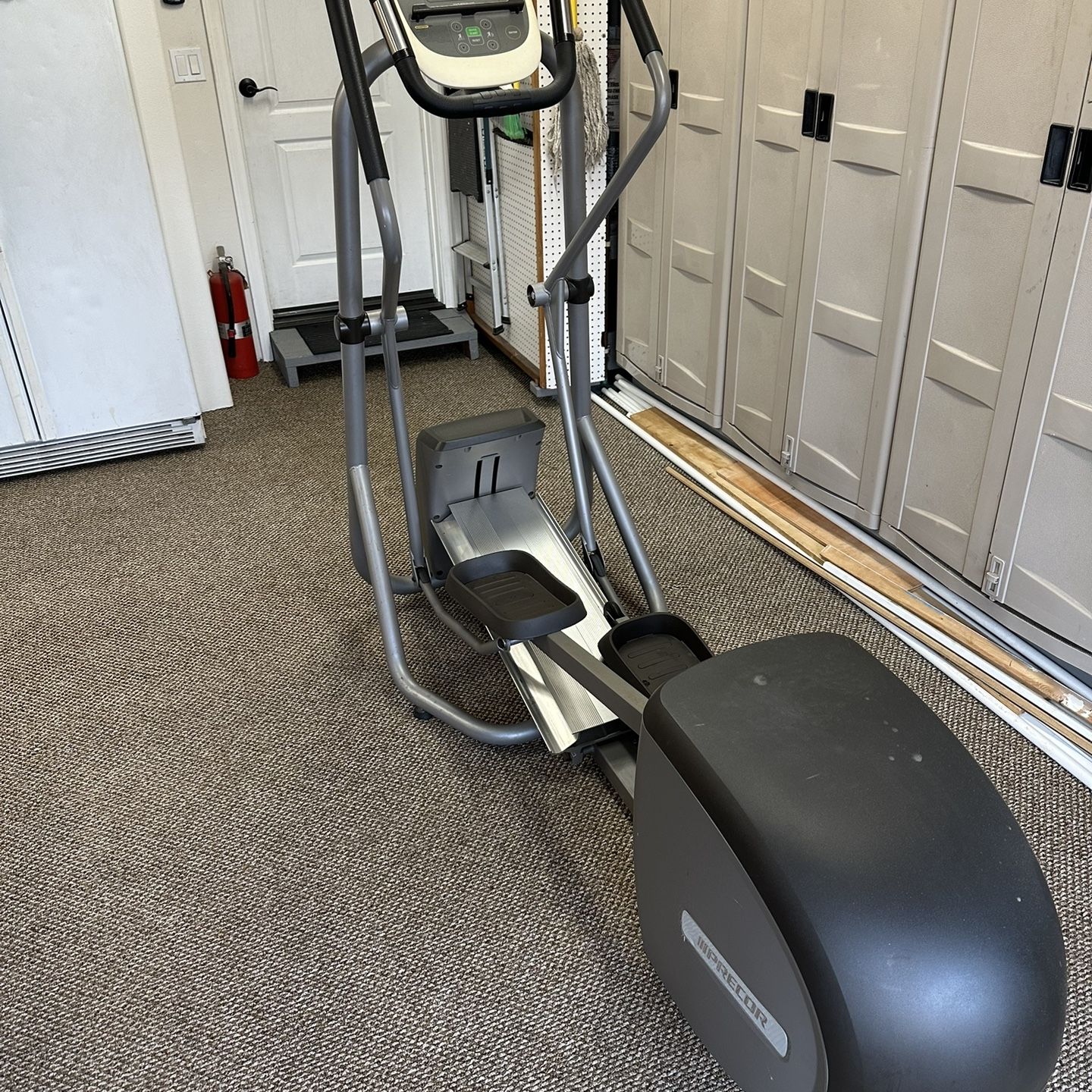 PRECOR EFX 5.25 ADJUSTABLE INCLINE MOVABLE ARMS ELLIPTICAL TRAINER for Sale in Redondo Beach CA OfferUp