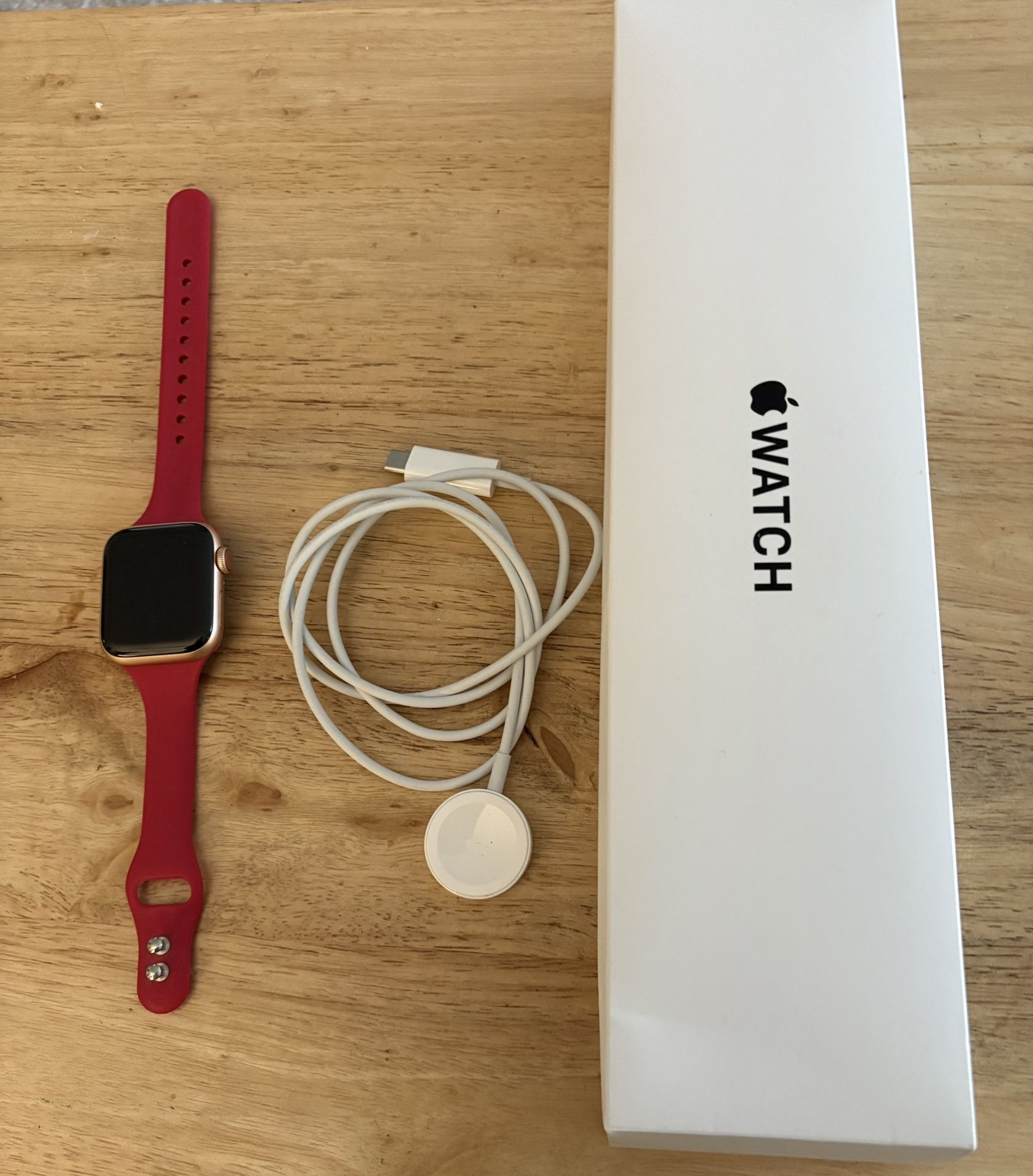 Apple Watch SE 40mm GPS + Cellular