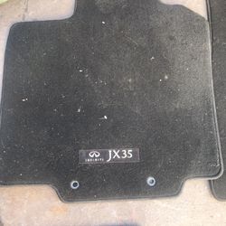 Infiniti JX35 Carpet Floor Mats Looks New