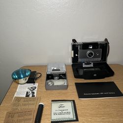 Polaroid Automatic 100 Land Camera 