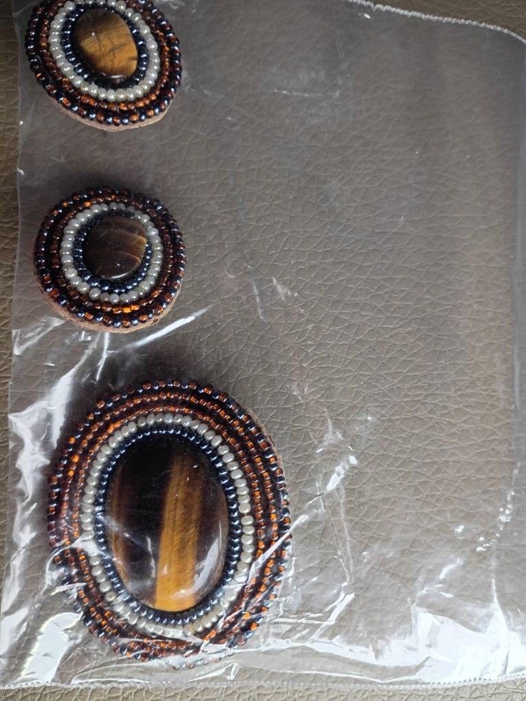 Beaded Tiger Eyes Earnings And Broch