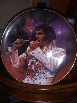 ELVIS NUMBERED COLLECTABLE PLATE