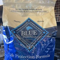 Brand New Blue Buffalo 5lb Bag Chicken & Brown Rice Adult Dog Food