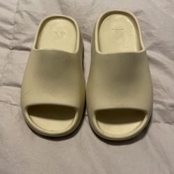 Yezzy Slides