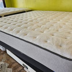 Mattress and box spring king size