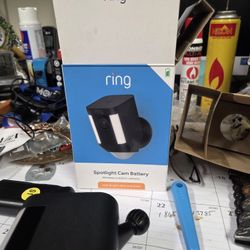 Ring wireless outdoor camera and light