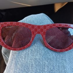 Gucci Sungless