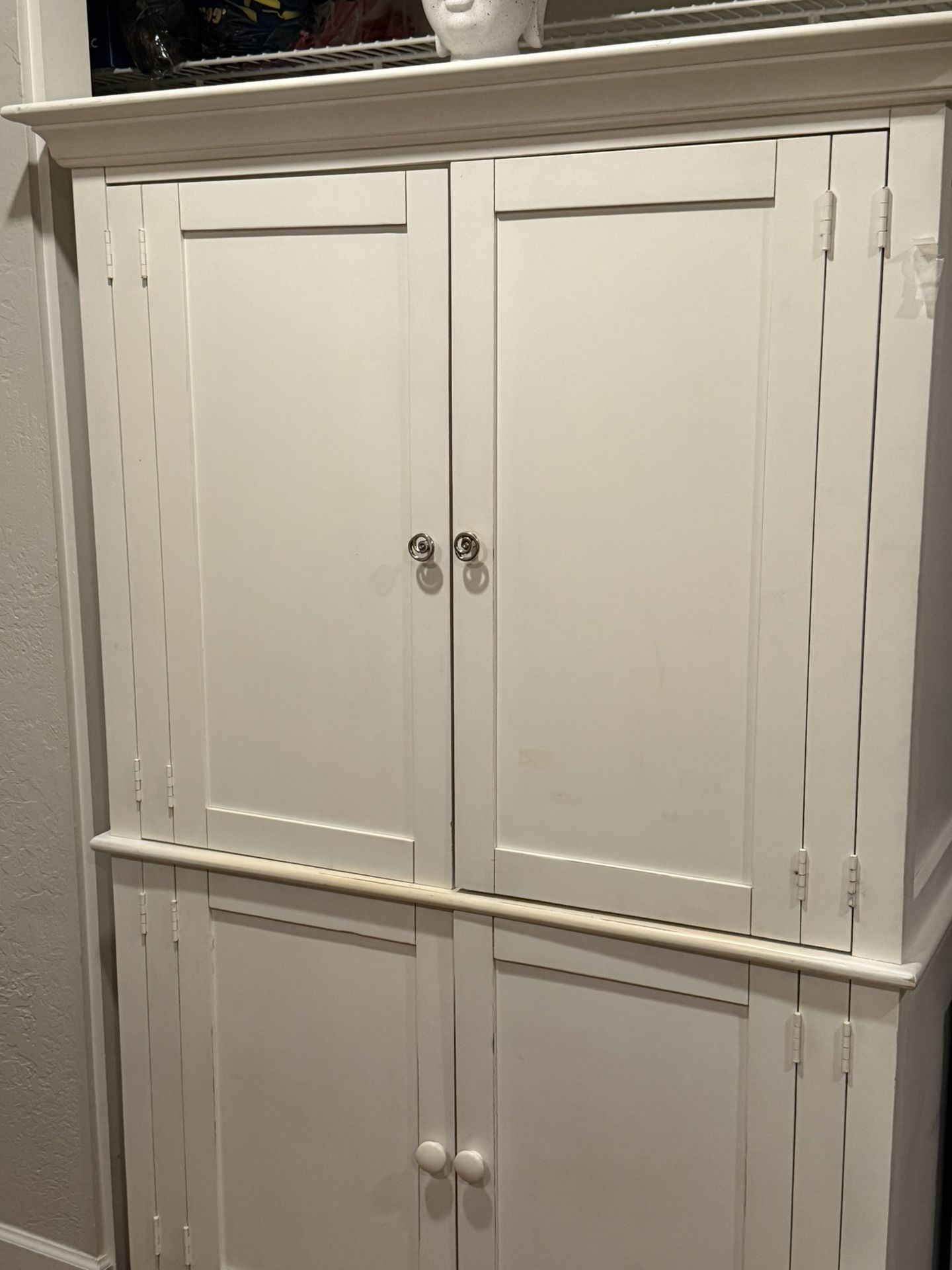 White Computer Desk/Hutch $30