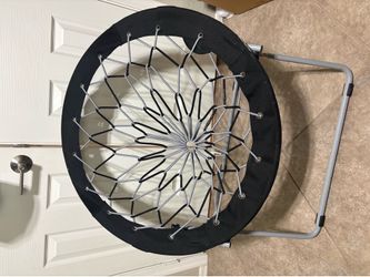 Bungee folding chair