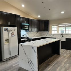 Custom Kitchen Cabinets