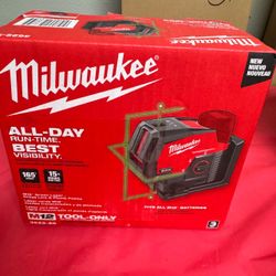 Milwaukee M12 12-Volt Lithium-lon Cordless Green 125 ft. Cross Line and Plumb Points Laser Level (Tool-Only)
