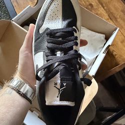 Air Jordan 1 Low Womens Size 8