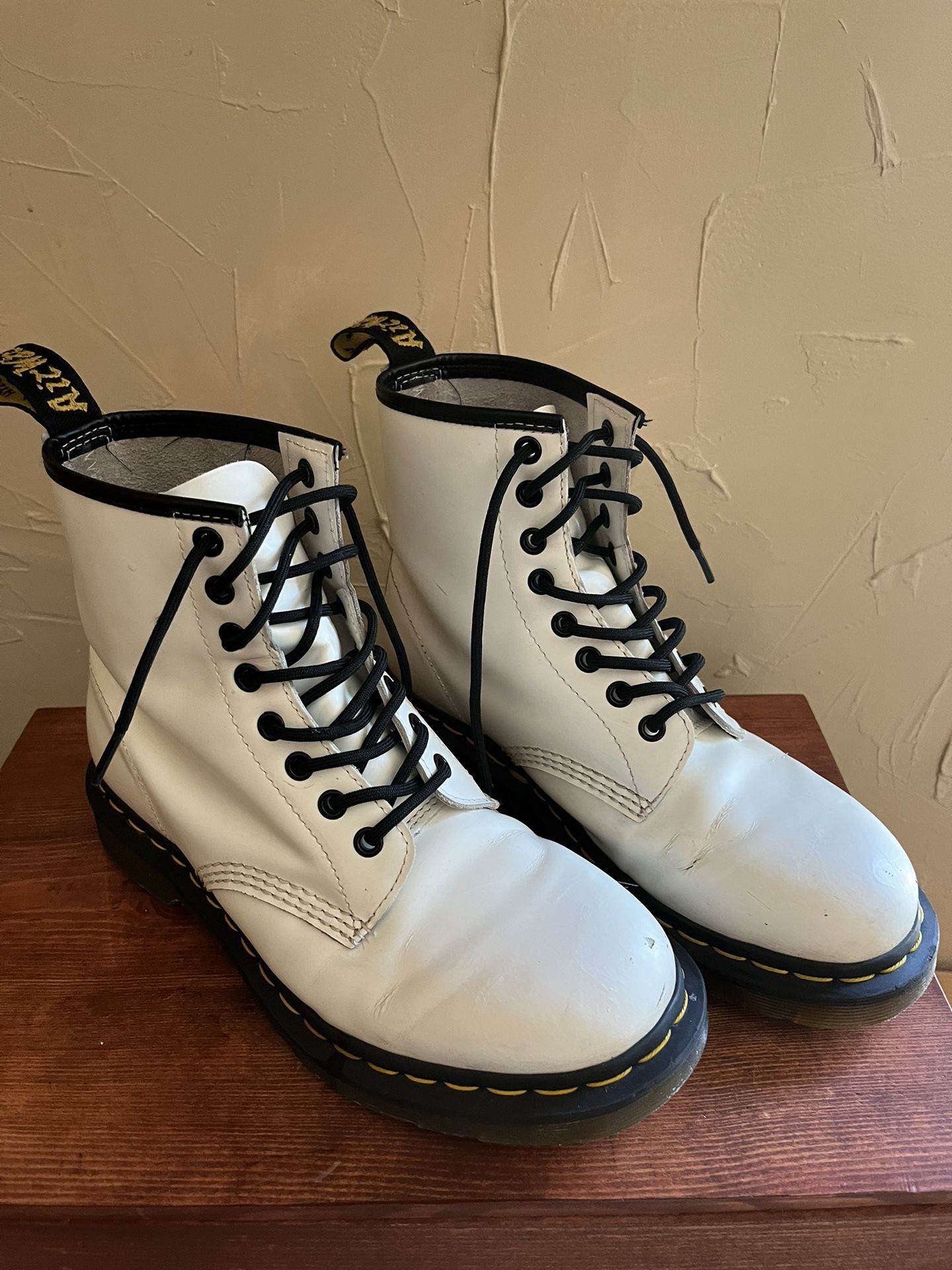 Dr Martens 1460 White Lace Up Combat Style Women’s Boots Size 8