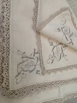 Vintage Set of 12 Embroidered Linen Napkins Crochet Lace Edge 16" Ivory Ecru